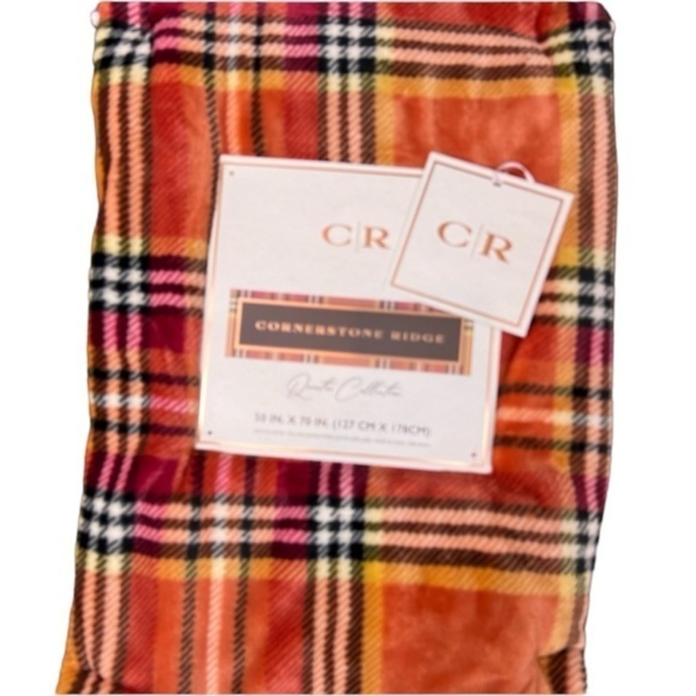 CR - ‘Fall Plaid’ throw. 50” x 70”. NWT. Firm!